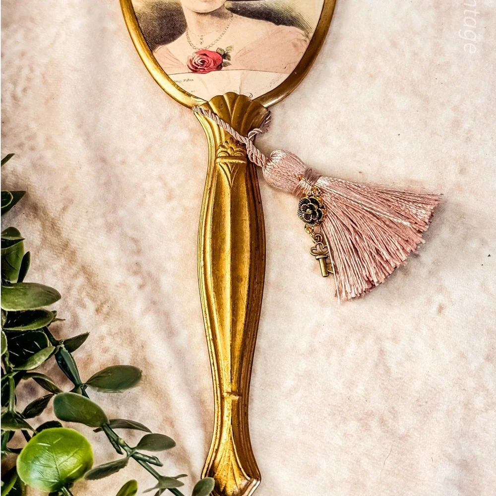 Upcycled Vanity Brush‎